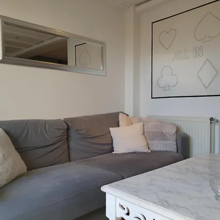 Exigehome - Maison Cosy En Plein Centre De Апартаменты Версаль